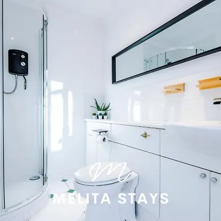 Spacious And Stylish 2 Bedroom Birmingham